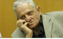 'Malicious' Media Slams Netanyahu over Paris 'Elbowing'