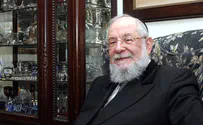 מול הנר הדולק                    