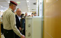 ס"ת של הרב גורן הוכנס ללשכת הרמטכ"ל