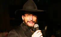 קהל גדול במיוחד עדיין דורך במקום הראשון