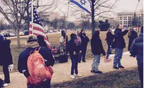 Demonstrators Show Support for Netanyahu Outside Congress