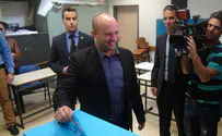 Yoni Kempinski Watch: Naftali Bennett Votes in 2015 Elections