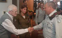 צילום: יוני קמפינסקי מפגש מרגש בין הרמטכ"ל לניצול שואה