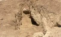 גירוש שדים במערה עתיקה?