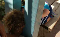 צילום: דוברות כב"ה מחוז יו"ש ראש הפעוט נתקע בין קורות העץ