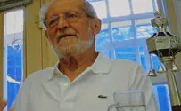 מחנך בחסד            
