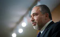 Liberman Blasts Barak for Spilling Iran Secrets