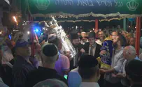 Watch: New Torah Scrolls for 90-Year-Old Tel Aviv Synagogue