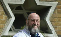 Britain's Chief Rabbi OK with women reciting Kaddish