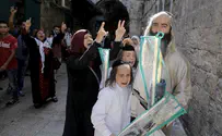 Watch: Terrified Jewish Children Hounded by Muslim Mob