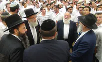 בצל הפיגוע: אלפים בשמחת בית השואבה במרכז הרב