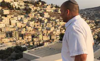 Defiance: Thousands Celebrate With the Torah at Terror Sites 