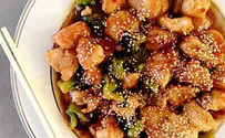 The Bee's Kitchen General Tsos Chicken