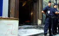 Watch: Anti-Semite trashes Brooklyn synagogue 