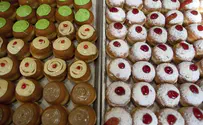 Watch: New olim test Israeli Sufganiyot