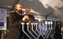 מאות הדליקו נרות חנוכה בהר הזיתים