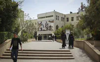 Al Quds University unveils 'martyrs tree' for Christmas