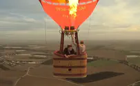 אבישי רוזן עולה על כדור פורח ופותח את הלב