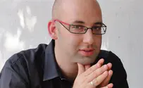 Leftists spew venom against nationalist adman