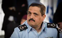 ''כשהמפכ"ל שומע רדיו במקום לתפוס גנבים''