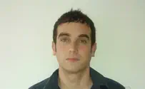 Reporter stabbed and wounded trying new IDF knife-proof vest