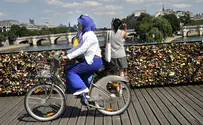 'Feminist revolution' in Gaza - women dare to ride bikes