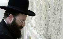 Flash90 Chief Rabbinate criticizes Kotel Rabbi