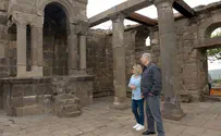 Watch: Netanyahu and his wife tour the Golan Heights