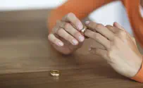 Couple cannot leave Israel due to ‘Gett refuser’ son