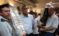 Фото и видео: 18 свитков Торы в память о павших солдатах