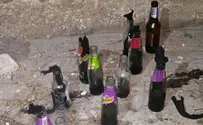 בקבוקי תבערה לעבר בית אורות