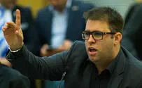 Flash90 Oren Hazan moving to Amona