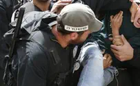 פלאש 90 למרות תחנוני התלמידים - הפצוע נעצר