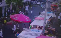 צילום: מצלמות אבטחה Watch: Civilians tackle Netanya knife terrorist