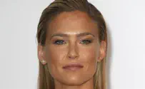 Model Bar Refaeli gives birth to baby girl