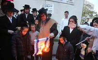 Neturei Karta demonstrators arrested in front of draft office