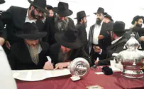 ספר תורה לזכותו של האסיר היהודי 