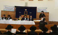 "שרים שלא חיממו כיסא תוקפים רבנים"