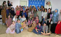 'Count the Stars': Singing and dancing as a road to unity