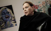 "שנצא לכיכר עם כובע לאסוף כסף?!"