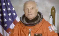 Former senator and astronaut John Glenn dies at 95