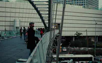 יוני גנוט חוזר לילדות בשיר וקליפ חדש