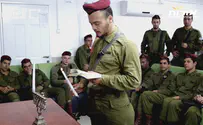 הדלקת נר ראשון עם חיילי צה"ל