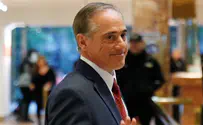 Trump taps Obama holdover as secretary of veteran affairs