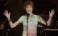 REUTERS Watch: Mary Tyler Moore's Hebrew lesson on Sesame Street