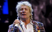 Rod Stewart urged to cancel Israel show