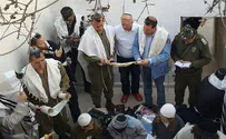 קריאת מגילה בקבר יהושע בן נון