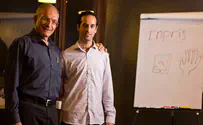 משפחת סטארטאפ מאפרת נגד תאונות דרכים