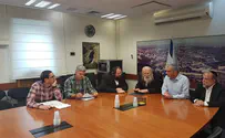 Finance Minister works to aid Meron visitors