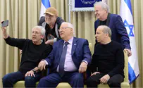 צפו: הנשיא ריבלין שר עם חברי "כוורת"
